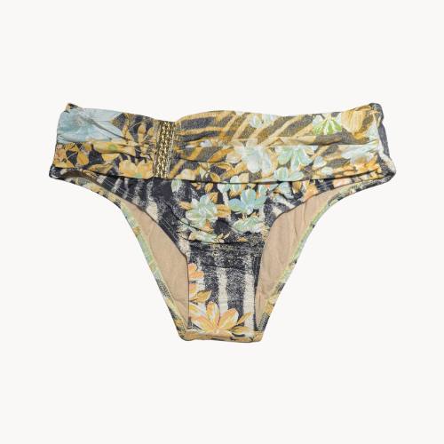 Golden Tropical Mid-Rise